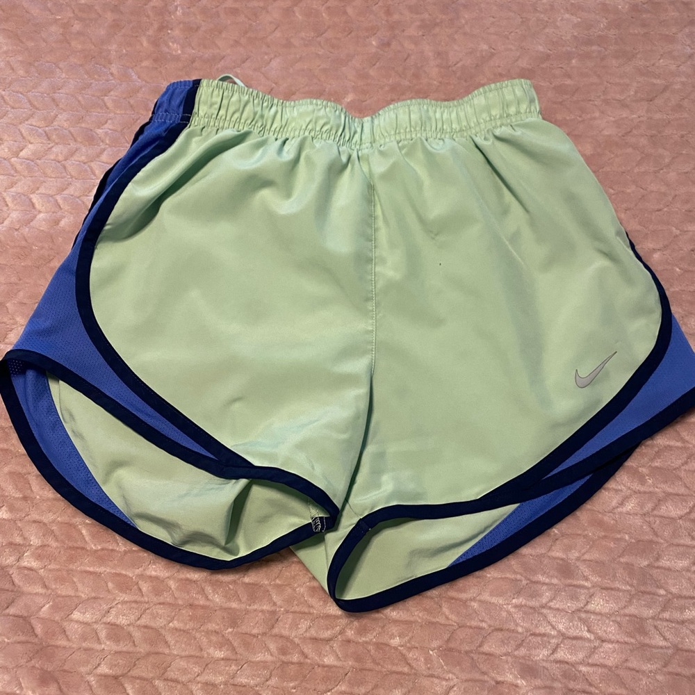 Nike shorts - S